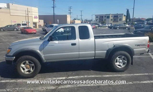 2001 Toyota Tacoma Cabina y Media 4x4 V6 TRD Camioneta Usada