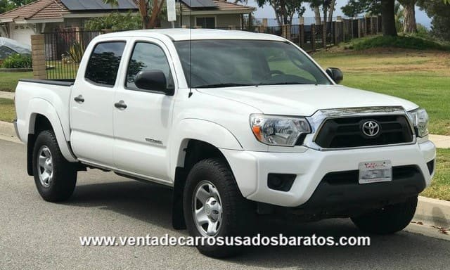 Toyota Tacoma 2013 4 Cilindros Camioneta Blanca Usada en Venta por el dueno