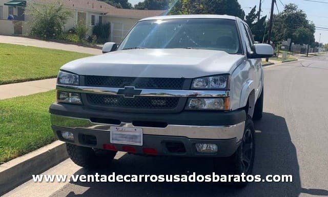 Camioneta Chevrolet Silverado 2004 4x4 8 Cilindros Doble Cabina Blanca en venta de dueno