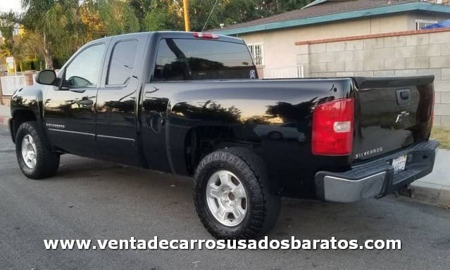 Camioneta Chevrolet Silverado 2007 8 Cilindros Cabina y Media Negra en venta usada barata