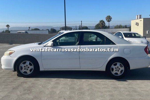 2002 Toyota Camry 4 puertas blanco carro usado de 2000 dolares
