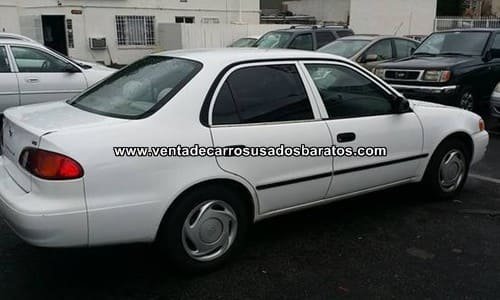 2001 Toyota Corolla CE Blanco 4 Puertas en venta por dueños particulares