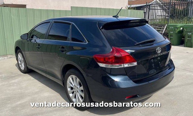 2014 Toyota Venza negro de venta en la calle